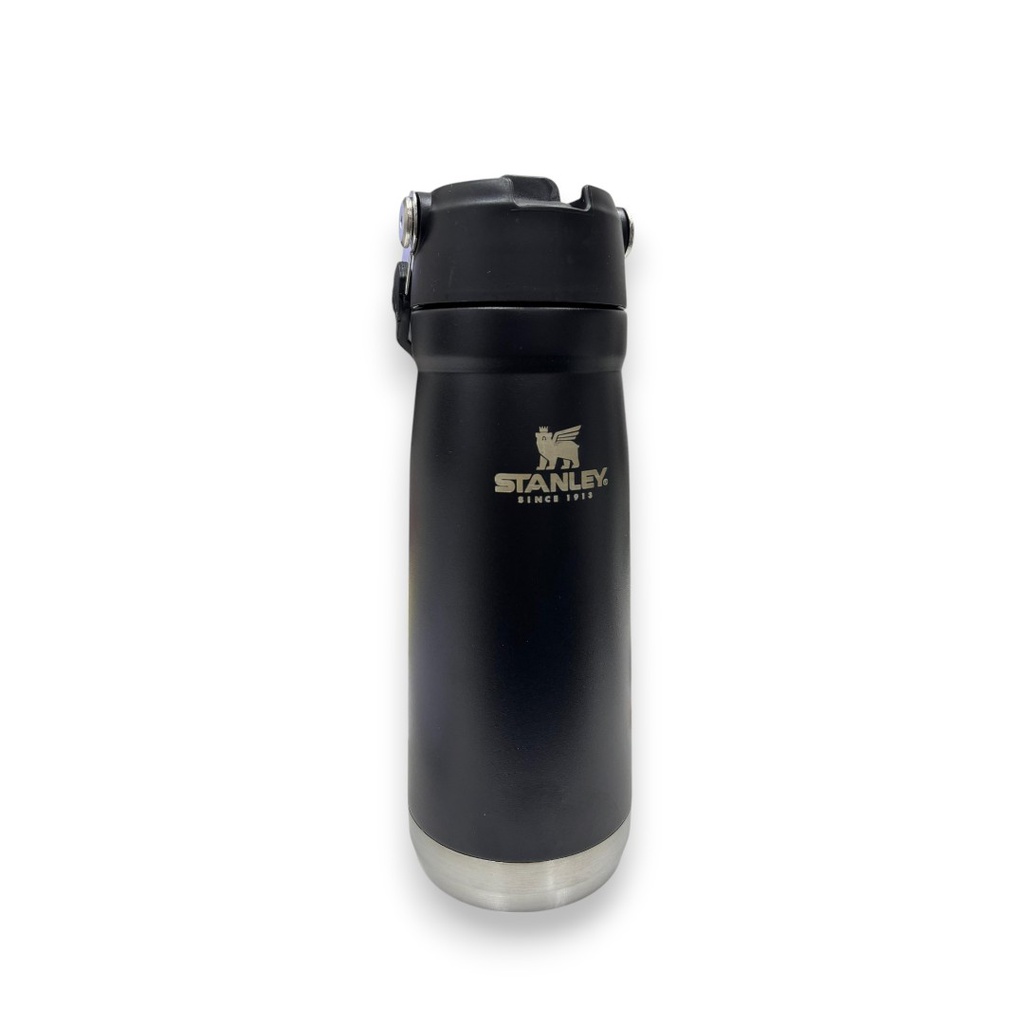 BOTELLA TERMICA STANLEY CON PICO 650 ML NEGRA