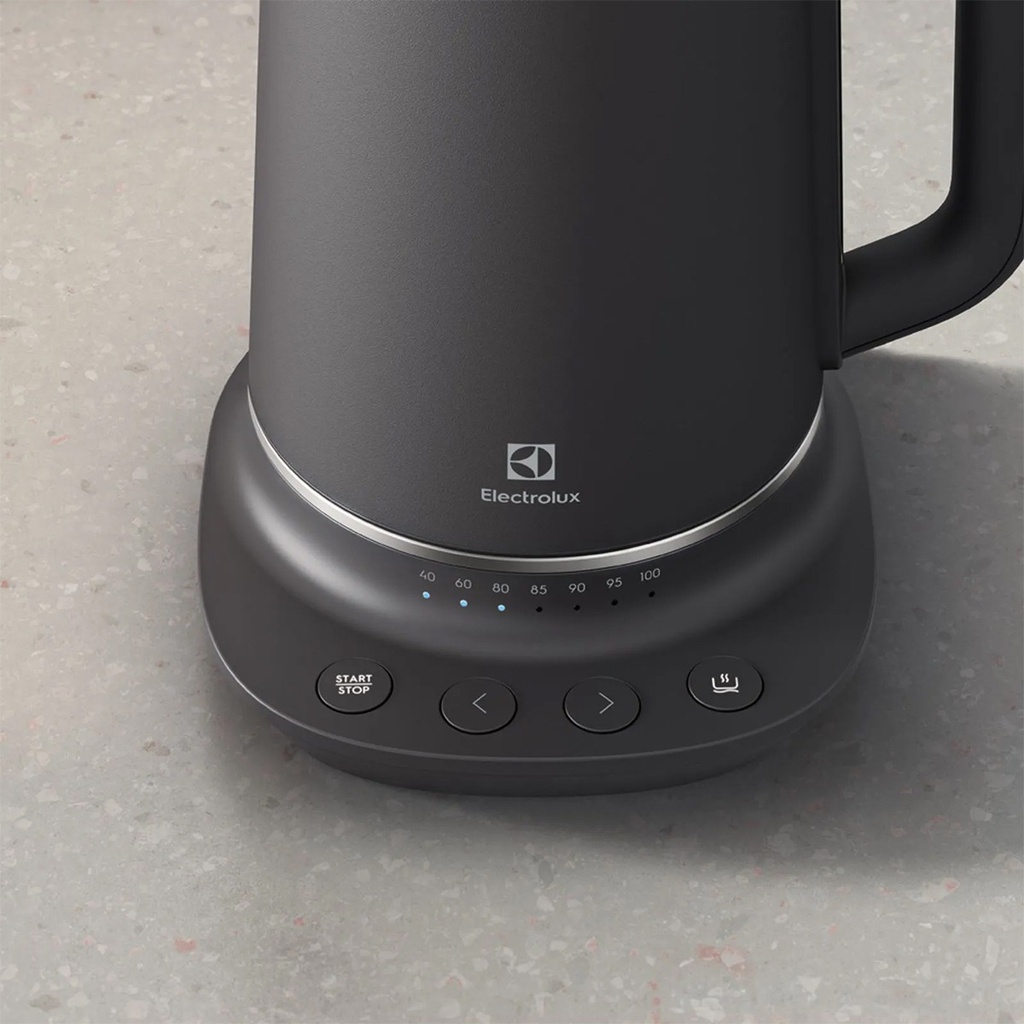 Pava Electrica Electrolux Ekp70 Expert 1.7 L Negra