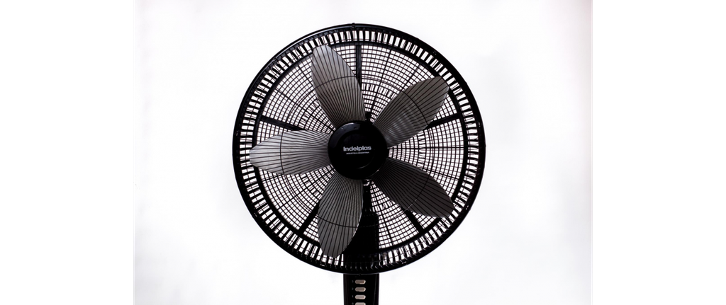VENTILADOR DE PIE INDELPLAS 20&quot; IVP 20