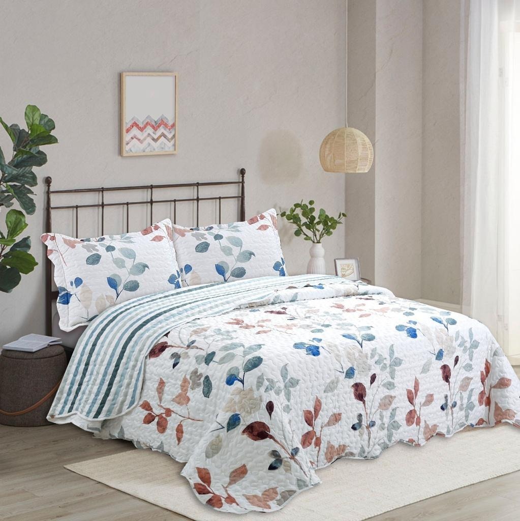 CUBRECAMA AMARELO QUILT MICR 22,30 x 2,50 MTS FLORES AZUL Y ROJA 13025